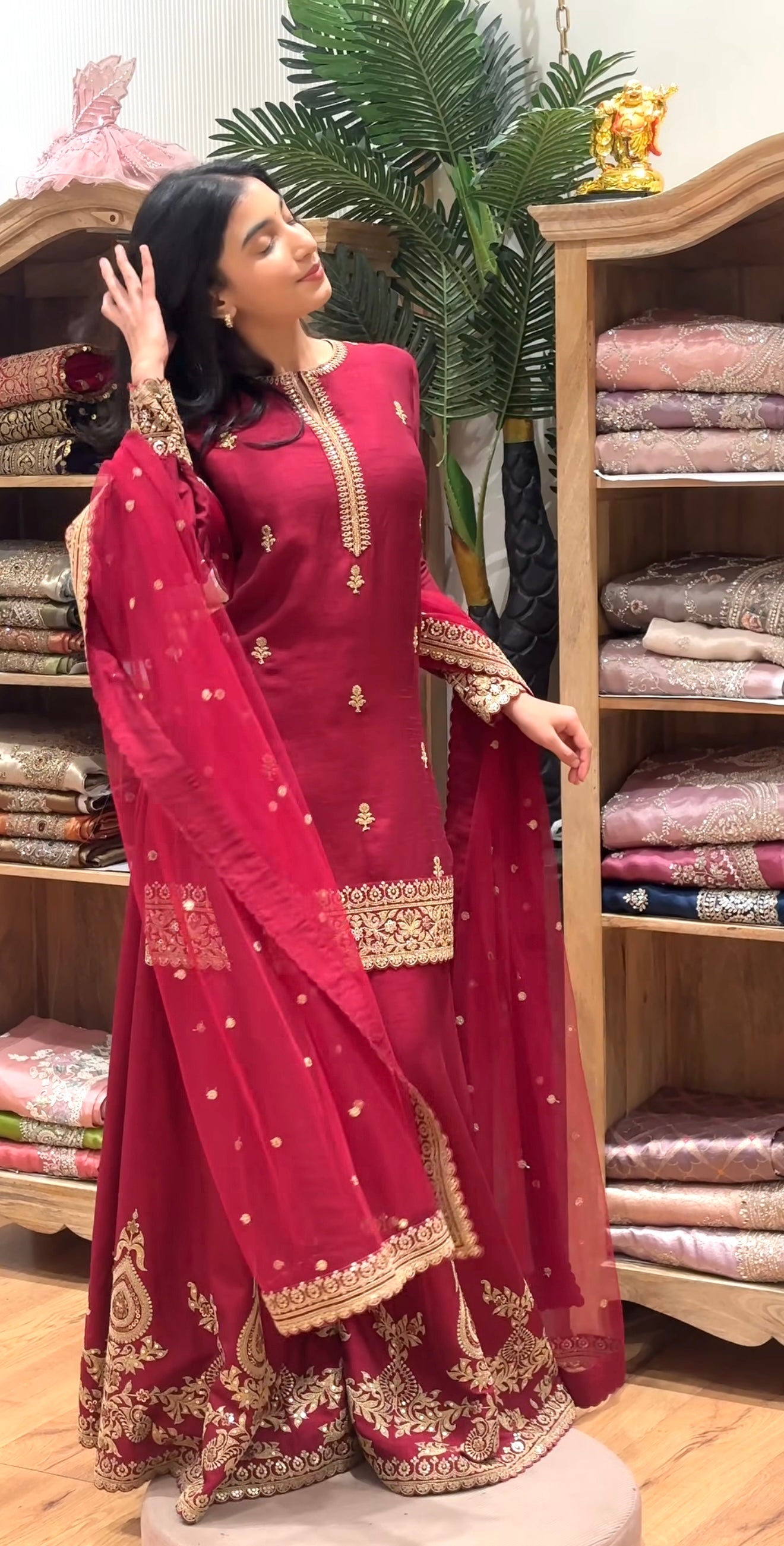 Label Mayra Signature Crimson Royal Set