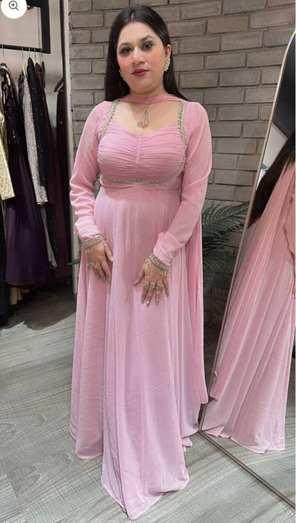 Capturing Elegance: A Selfie in Pink Glamour