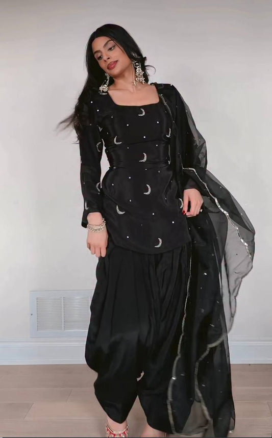 “Midnight Luxe: An Heirloom of Elegance”